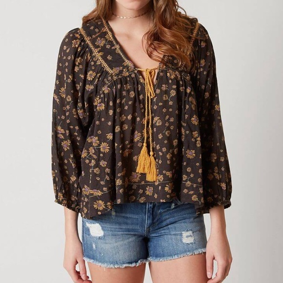 ✌🏼NWT Free People boho chic top with tassels - Picture 2 of 3